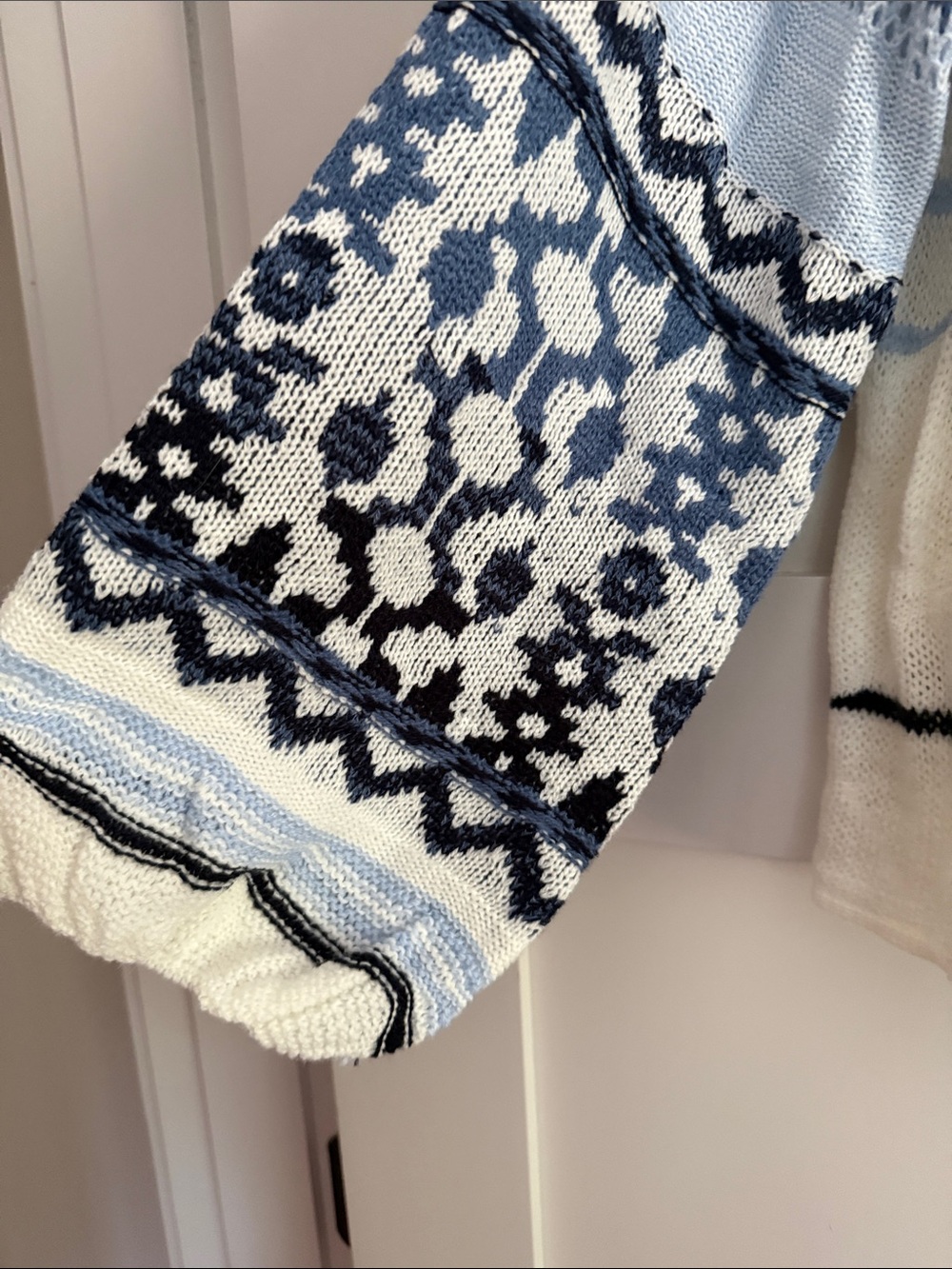 Altar’d State NWOT Fair Isle Pointelle Blue & Ivory Cropped Sweater - Picture 4 of 6